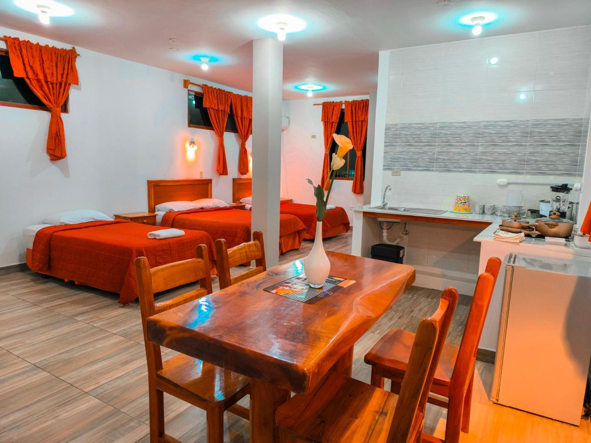Suites En El Centro Puerto Ayora  Exterior foto